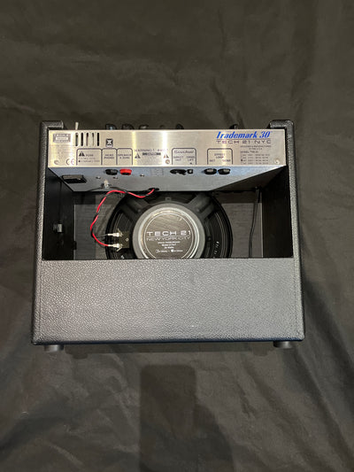 Trademark 30, 30 Watt amplifier with Cover