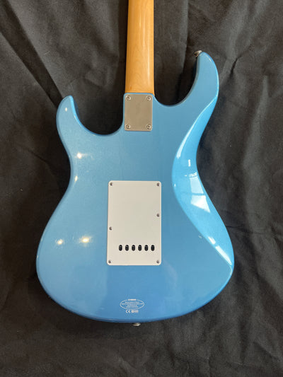 Pacifica 112J, Lake Placid Blue, Used - EE97