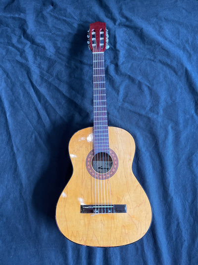 27/F 4/4 Classical Guitar, Used