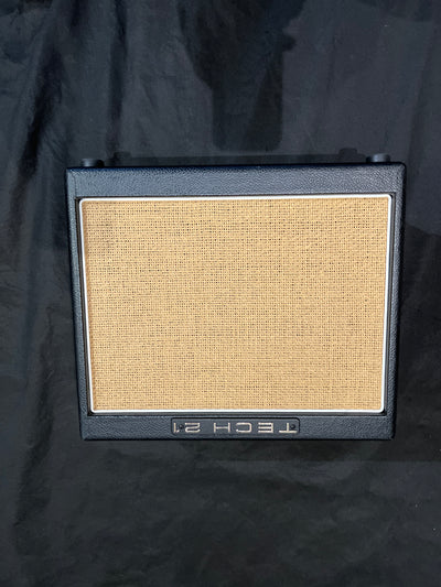 Trademark 30, 30 Watt amplifier with Cover